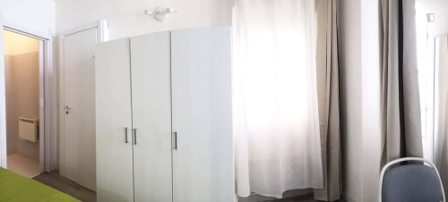 Room in Via Guelfa, Firenze with 4 bedrooms