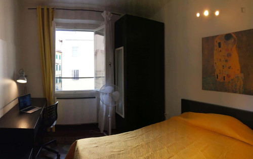 Room in Via Guelfa, Firenze with 4 bedrooms