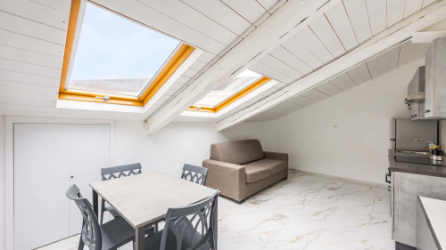 Cozy Slooping Rooftop - Gallery - 20