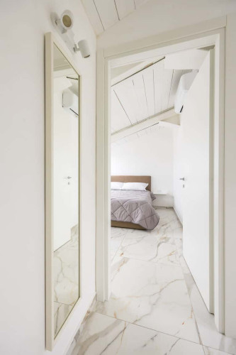 Cozy Slooping Rooftop - Gallery - 35