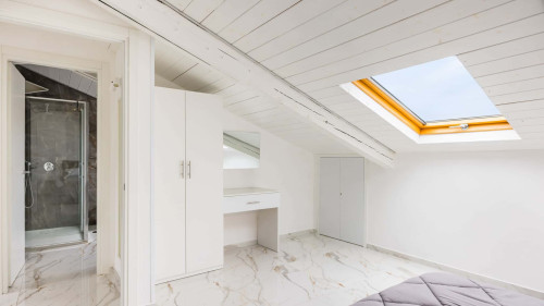 Cozy Slooping Rooftop - Gallery - 29
