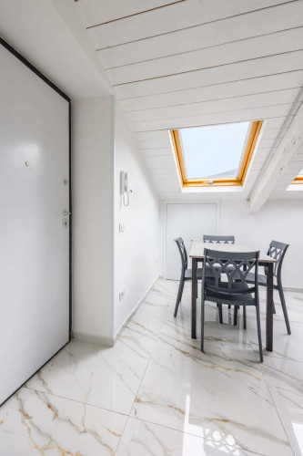 Cozy Slooping Rooftop - Gallery - 8