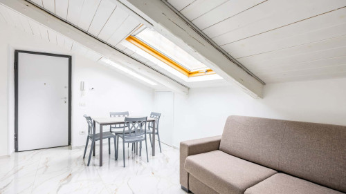 Cozy Slooping Rooftop - Gallery - 25