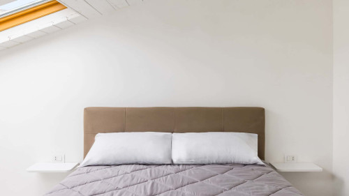 Cozy Slooping Rooftop - Gallery - 33