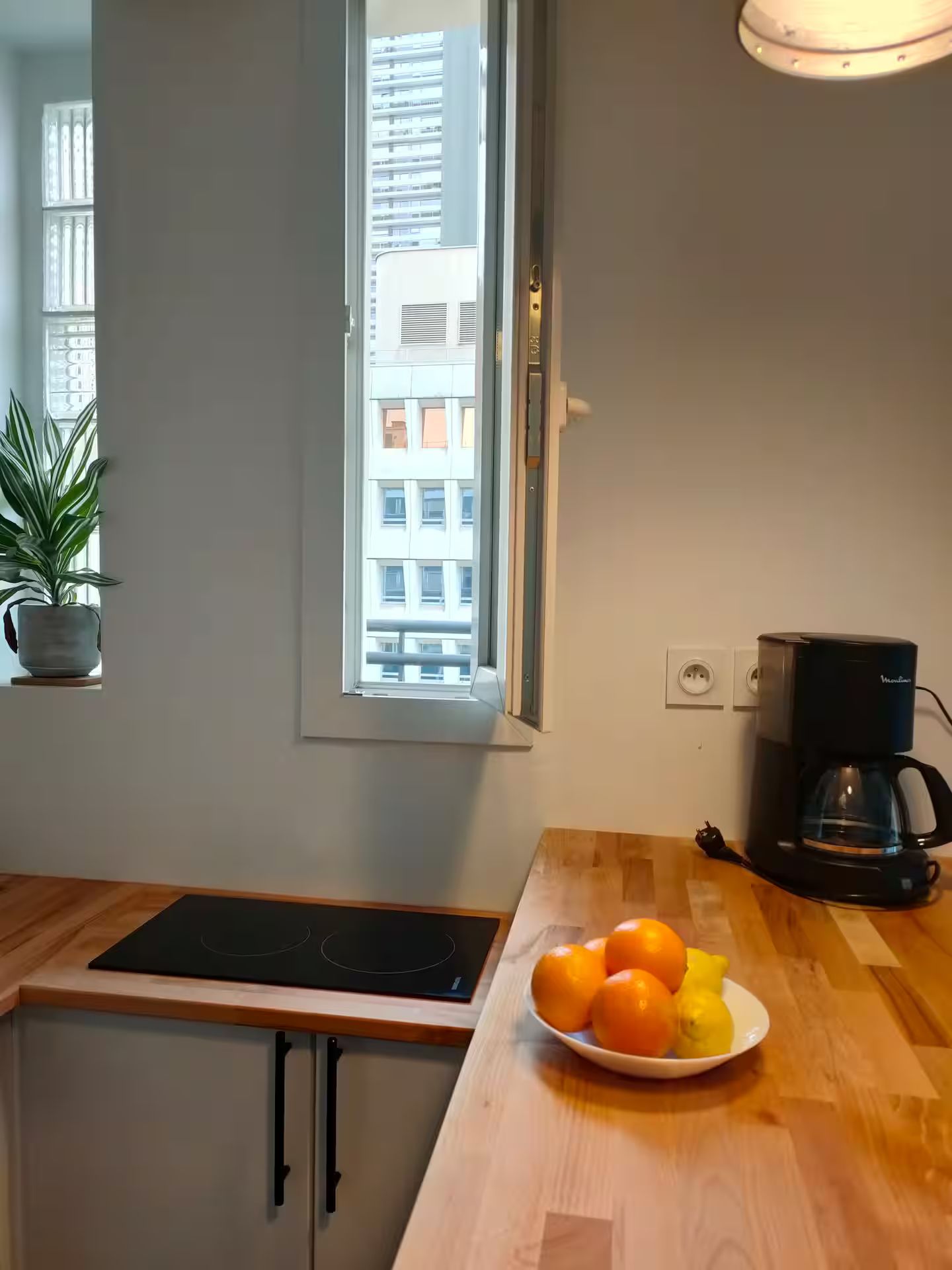  Charming Studio With Large Balcony And Air Condition And Elevator ( 6th Floor) | Metro Chevaleret  -  Charming Studio with Large Balcony and air condition and elevator ( 6th floor) | Metro Chevaleret  - Gallery -  4