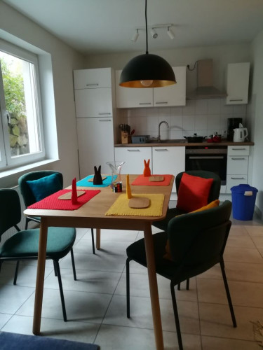 All-inclusive 2-room apartment (54 sqm), located close to Bonn city center—offering you relaxed, quiet privacy—featuring comfortable furnishings, a clean design, and fast Wi-Fi