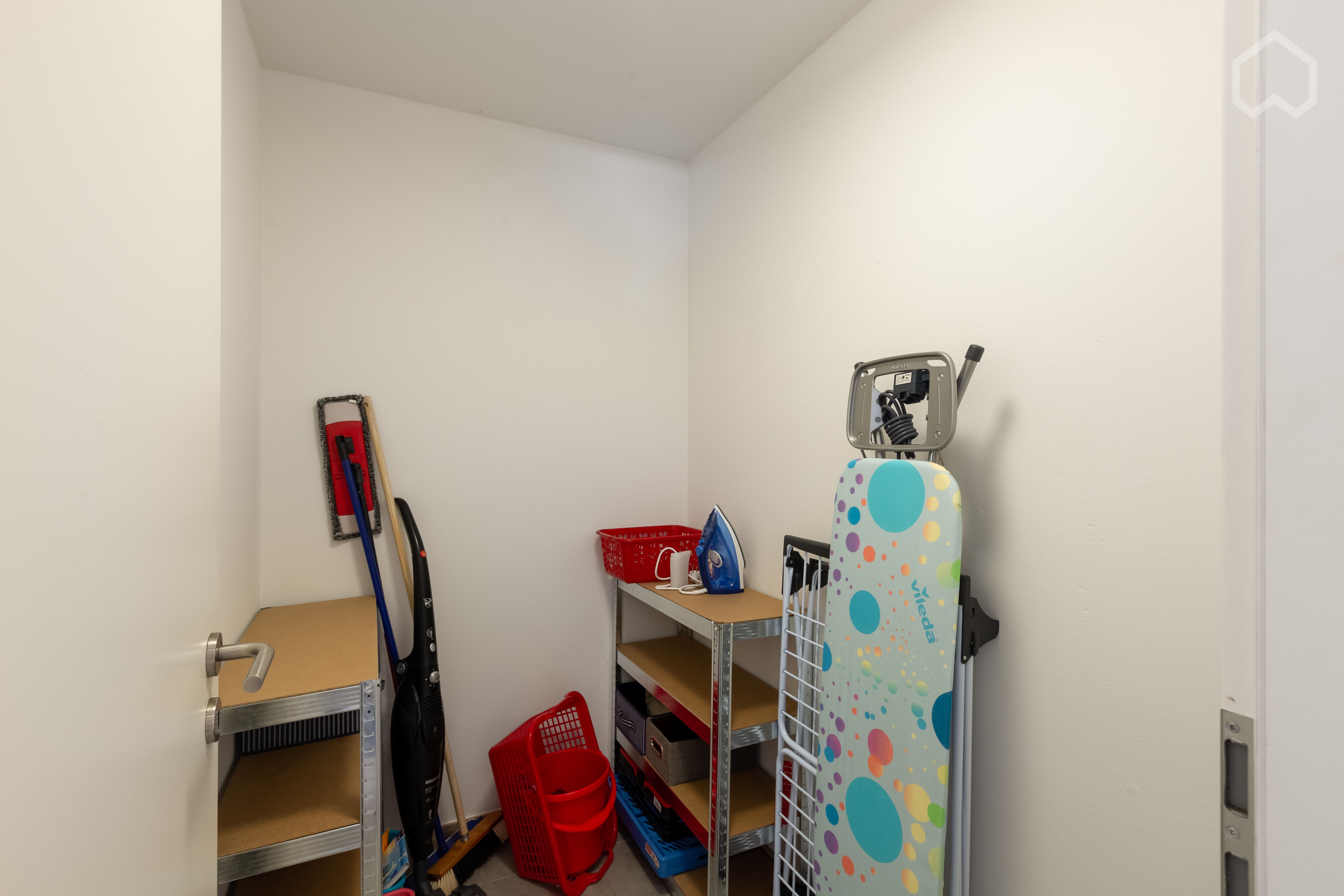 All-Inclusive 2-Room Apartment (54 Sqm), Located Close To Bonn City Center—offering You Relaxed, Qui - All-inclusive 2-room apartment (54 sqm), located close to Bonn city center—offering you relaxed, quiet privacy—featuring comfortable furnishings, a clean design, and fast Wi-Fi - Gallery - 4