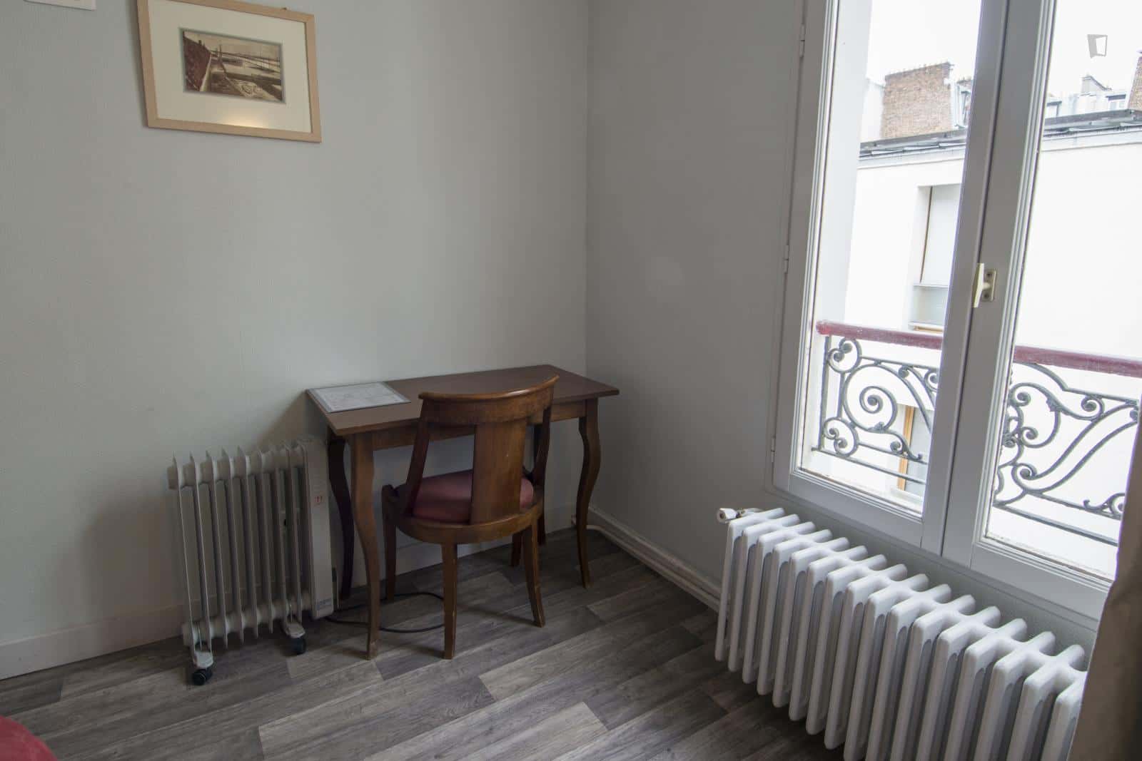  Chambre Dans Passage Kracher, Paris Avec 26 Chambres  -  Chambre dans Passage Kracher, Paris avec 26 chambres  - Gallery -  4
