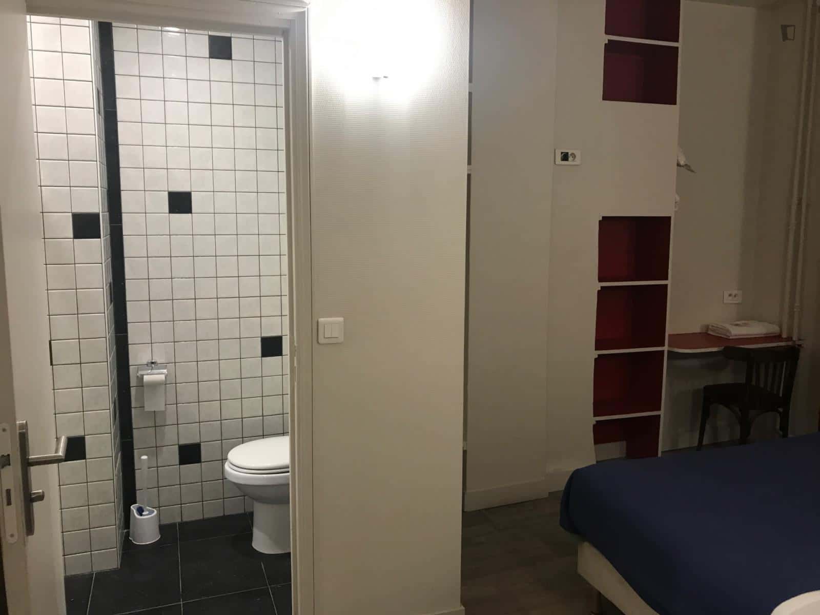  Chambre Dans Passage Kracher, Paris Avec 26 Chambres  -  Chambre dans Passage Kracher, Paris avec 26 chambres  - Gallery -  17