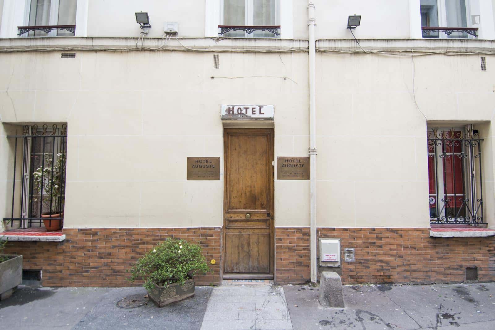  Chambre Dans Passage Kracher, Paris Avec 26 Chambres  -  Chambre dans Passage Kracher, Paris avec 26 chambres  - Gallery -  2