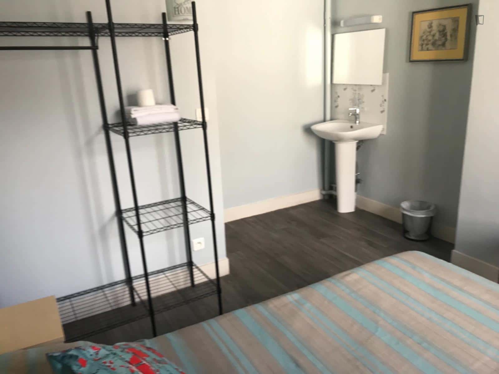  Chambre Dans Passage Kracher, Paris Avec 26 Chambres  -  Chambre dans Passage Kracher, Paris avec 26 chambres  - Gallery -  16