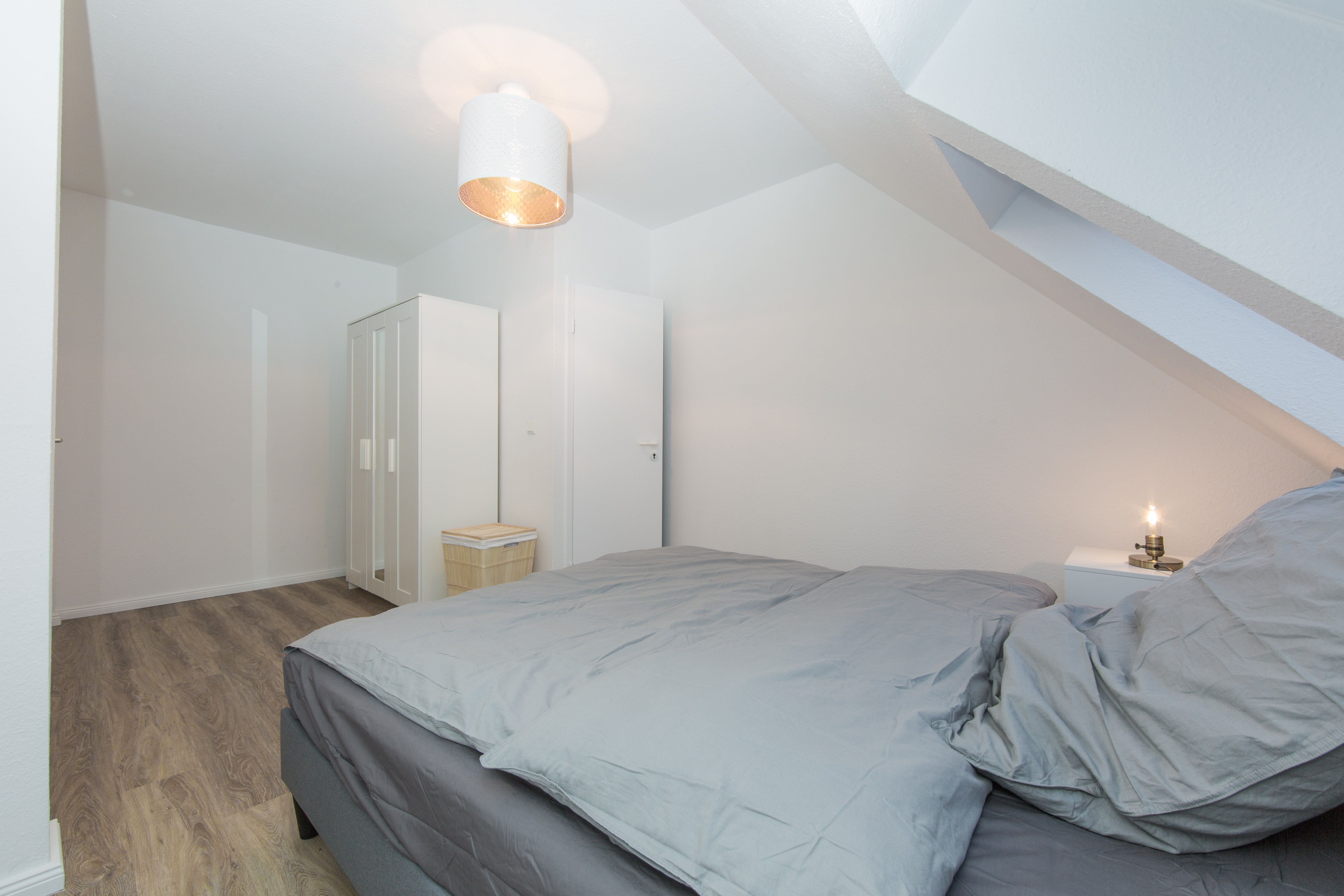  Comfortable, Fully Furnished Studio  -  Comfortable, fully furnished studio  - Gallery -  6