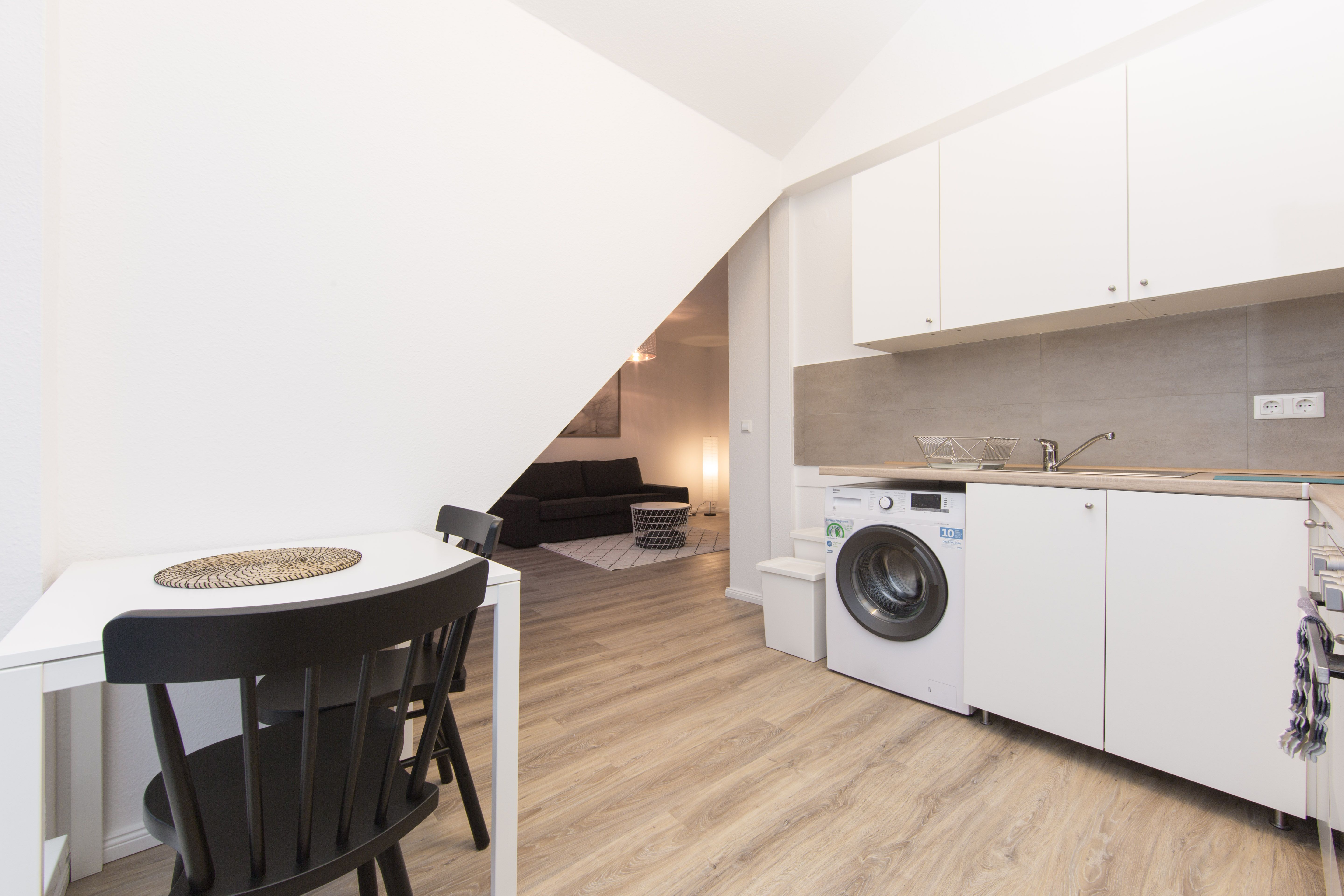  Comfortable, Fully Furnished Studio  -  Comfortable, fully furnished studio  - Gallery -  16