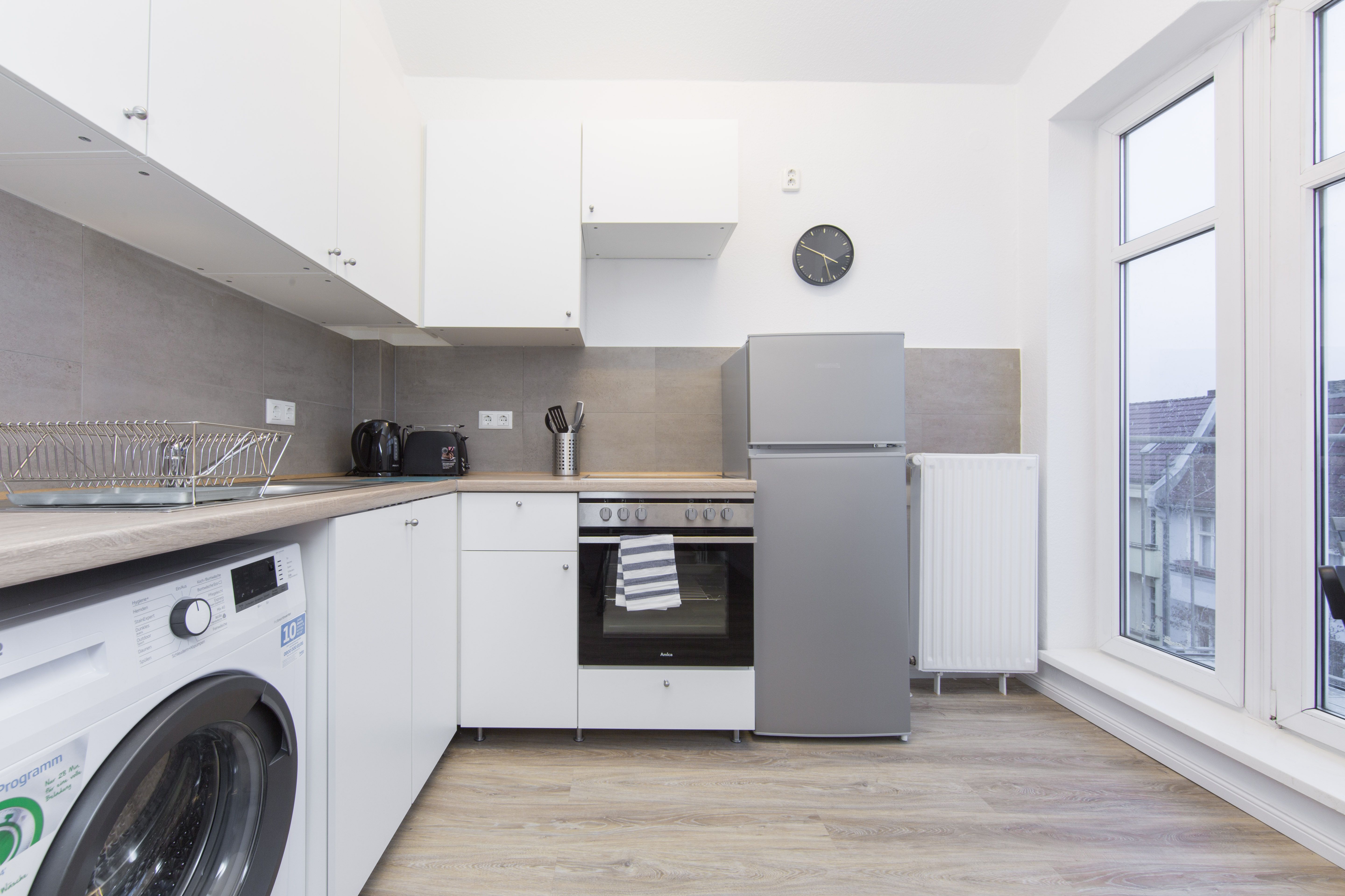  Comfortable, Fully Furnished Studio  -  Comfortable, fully furnished studio  - Gallery -  7