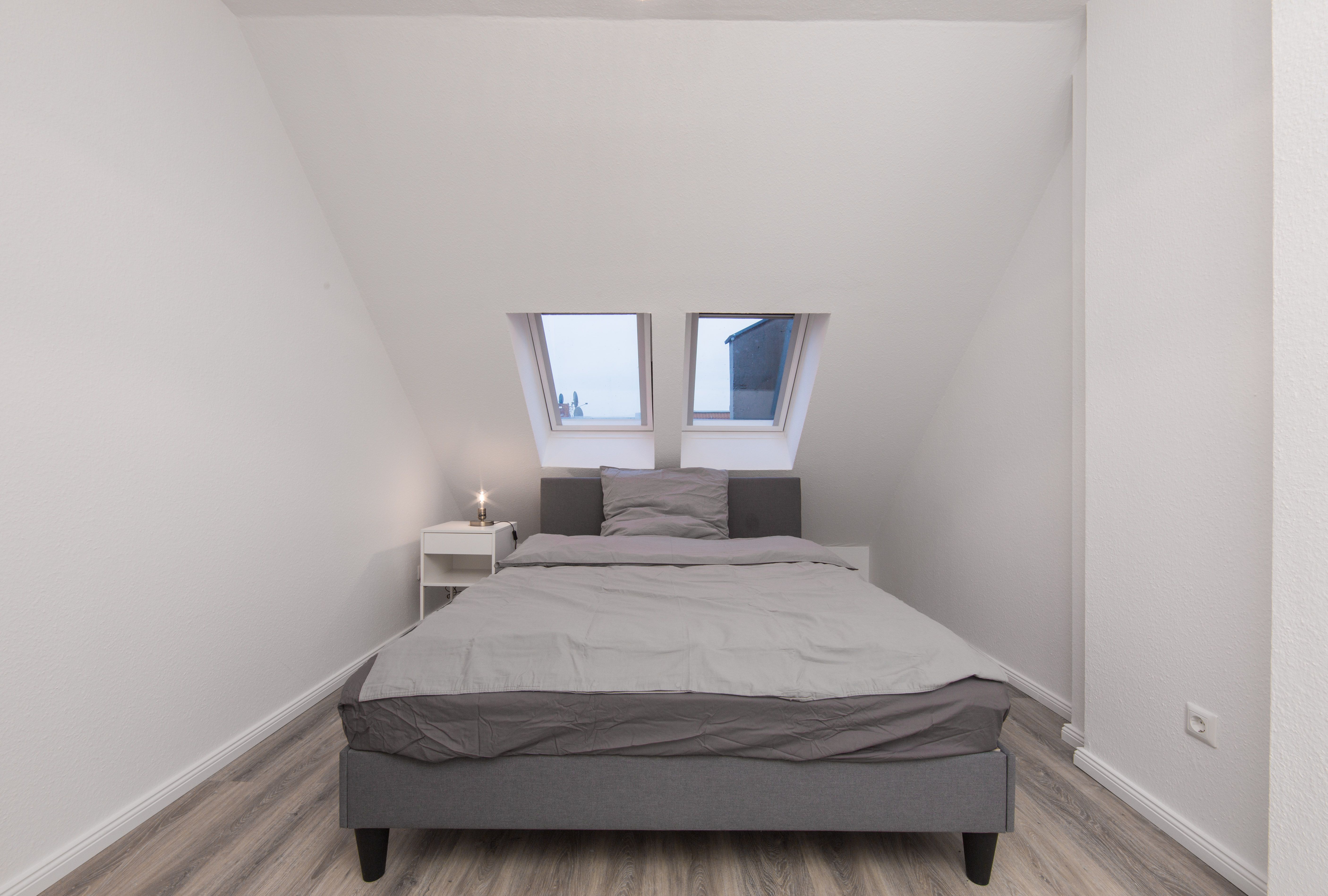  Comfortable, Fully Furnished Studio  -  Comfortable, fully furnished studio  - Gallery -  5