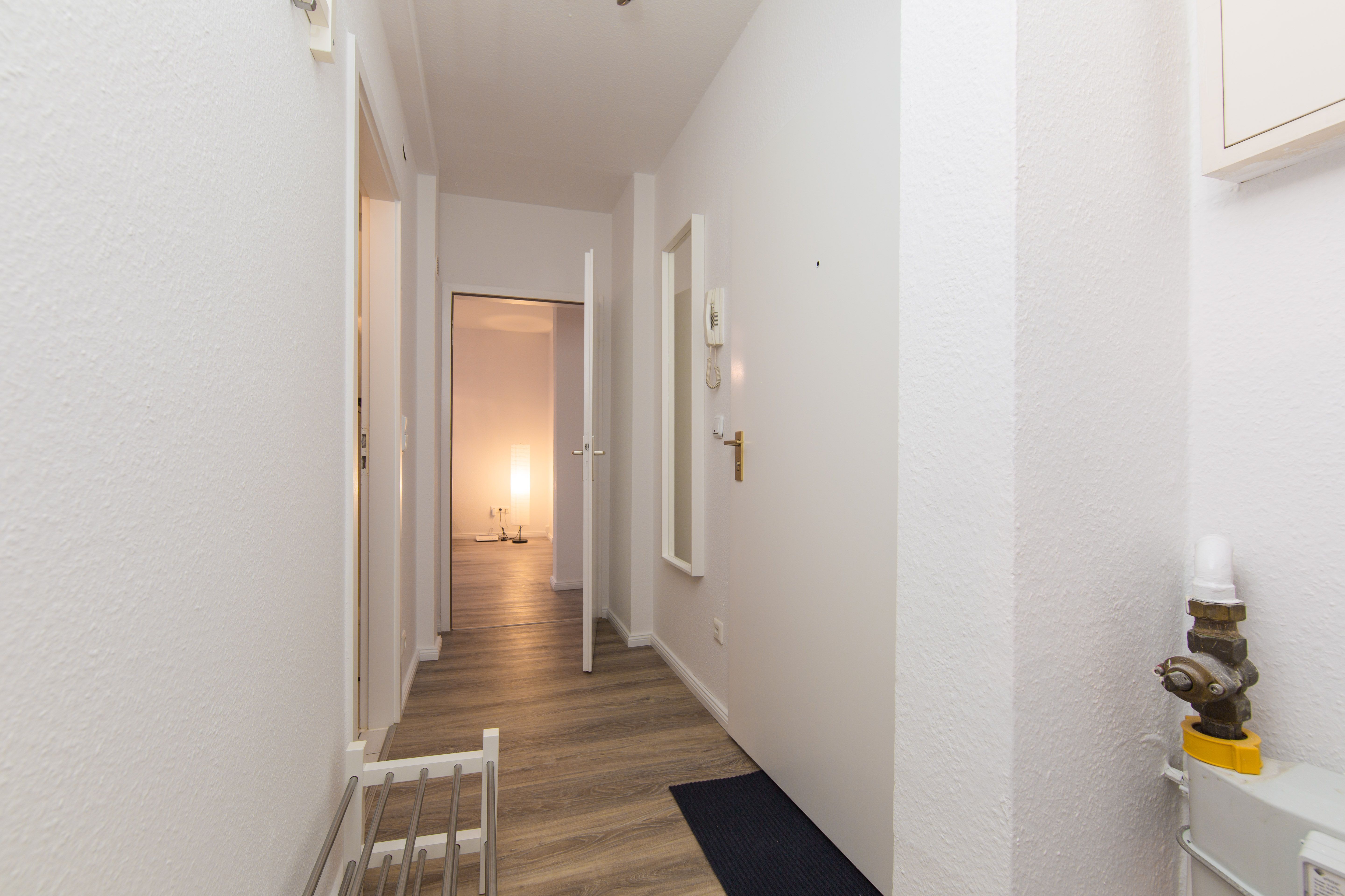  Comfortable, Fully Furnished Studio  -  Comfortable, fully furnished studio  - Gallery -  11