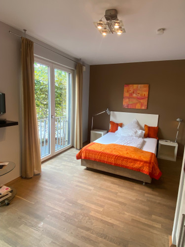 Modernes, voll möbliertes Studio im Düsseldorf-Pempelfort