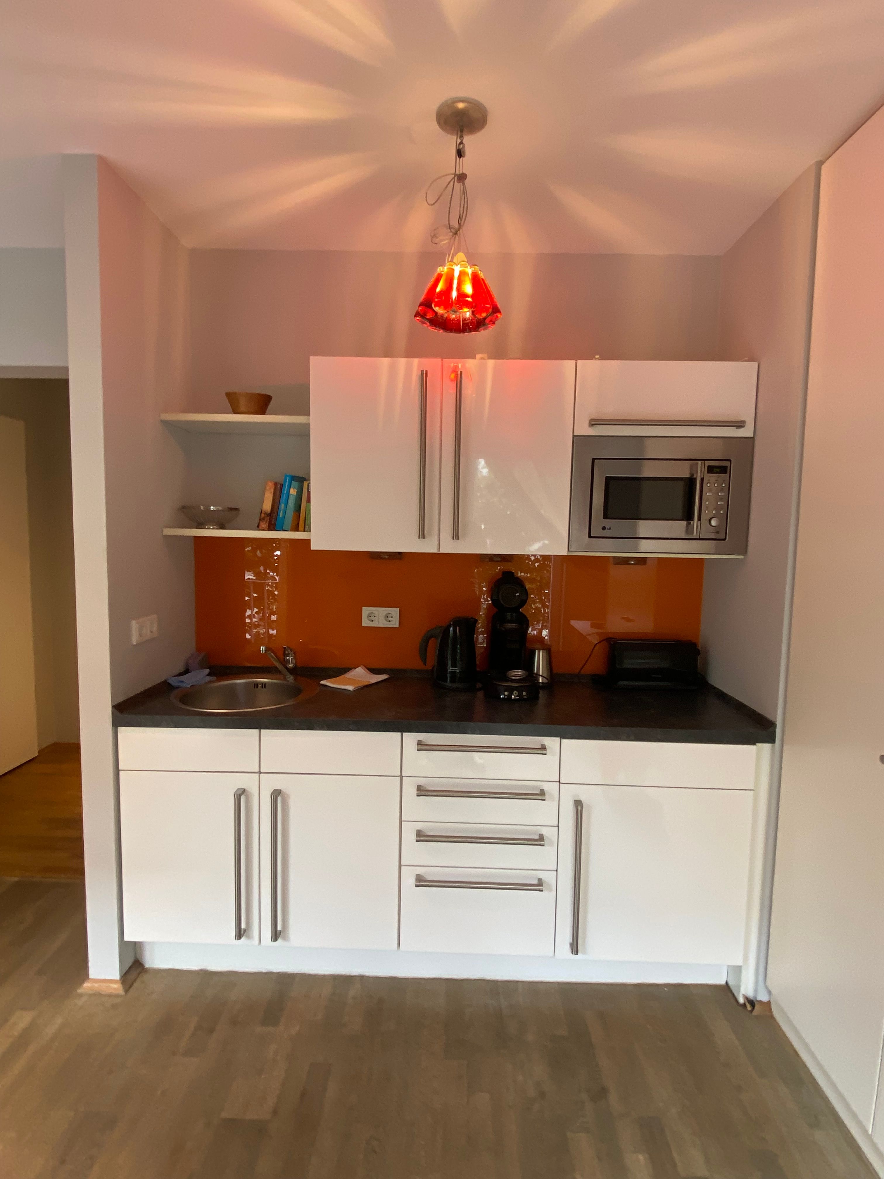  Modernes, Voll Möbliertes Studio Im Düsseldorf-Pempelfort  -  Modernes, voll möbliertes Studio im Düsseldorf-Pempelfort  - Gallery -  4