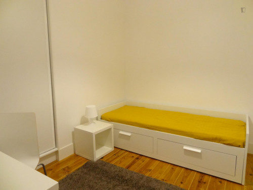 Delightful single bedroom near the Arroios metro