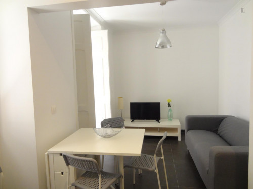 Delightful single bedroom near the Arroios metro
