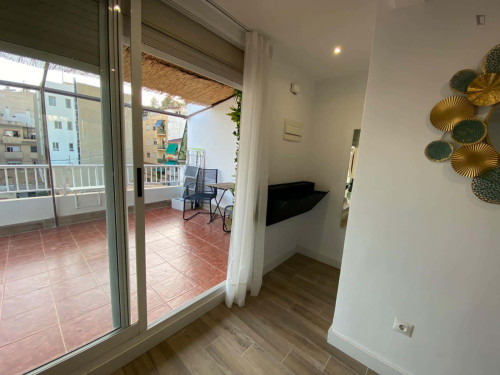 Room in Calle Alférez Díaz Sanchis, Alicante (Alacant) for 90 m² with 3 bedrooms - Gallery - 28