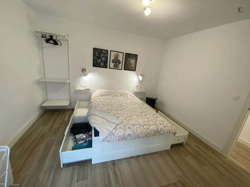 Room in Calle Alférez Díaz Sanchis, Alicante (Alacant) for 90 m² with 3 bedrooms - Gallery - 33
