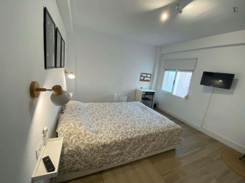 Room in Calle Alférez Díaz Sanchis, Alicante (Alacant) for 90 m² with 3 bedrooms - Gallery - 44
