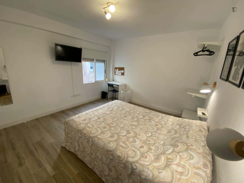 Room in Calle Alférez Díaz Sanchis, Alicante (Alacant) for 90 m² with 3 bedrooms - Gallery - 21