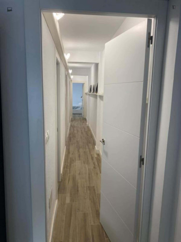 Room in Calle Alférez Díaz Sanchis, Alicante (Alacant) for 90 m² with 3 bedrooms