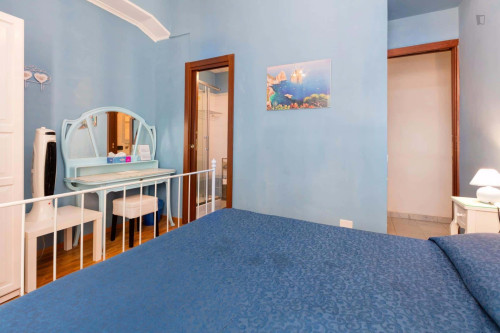 Room in Via Matteo Boiardo, Roma for 110 m² with 6 bedrooms