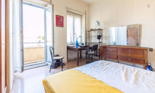 Room in Via Federico Ozanam, Roma for 110 m² with 3 bedrooms