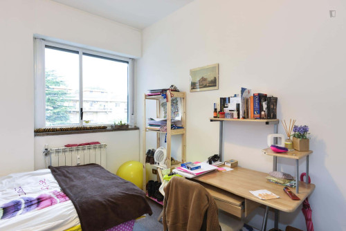 Room in Via Giovanni Conti, Roma for 110 m² with 4 bedrooms