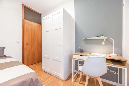 Room in Via Ognissanti, Padova for 120 m² with 8 bedrooms