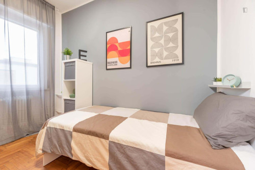 Room in Via Ognissanti, Padova for 120 m² with 8 bedrooms