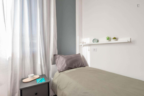 Room in Via Paolo Paruta, Padova for 120 m² with 6 bedrooms