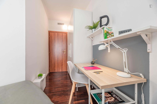 Room in Via Paolo Paruta, Padova for 120 m² with 6 bedrooms