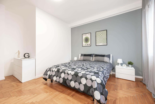 Room in Via Ognissanti, Padova for 120 m² with 8 bedrooms