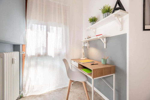 Room in Via Paolo Paruta, Padova for 120 m² with 6 bedrooms