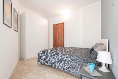 Room in Via Paolo Paruta, Padova for 120 m² with 6 bedrooms