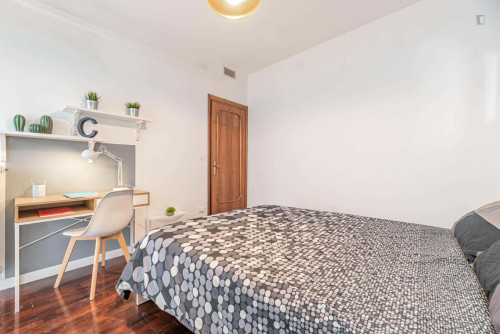 Room in Via Paolo Paruta, Padova for 120 m² with 6 bedrooms