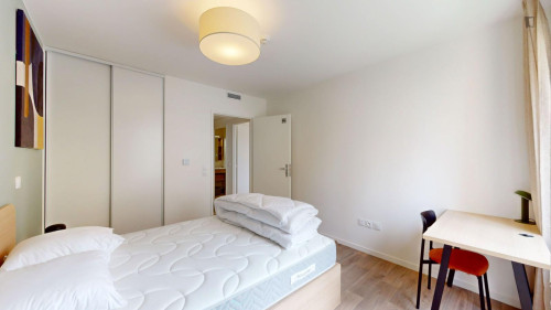 Nice single bedroom near Stade Dominique Rocheteau