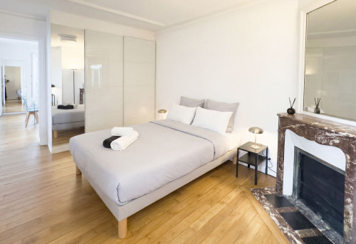 Elegant Parisian Apartment Near Bastille