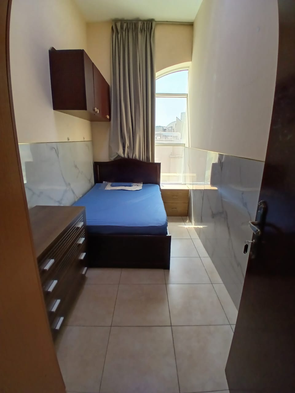  STANDARD PARTITION WITH OUTSIDE VIEW  -  Capitol Tower  - Gallery -  1