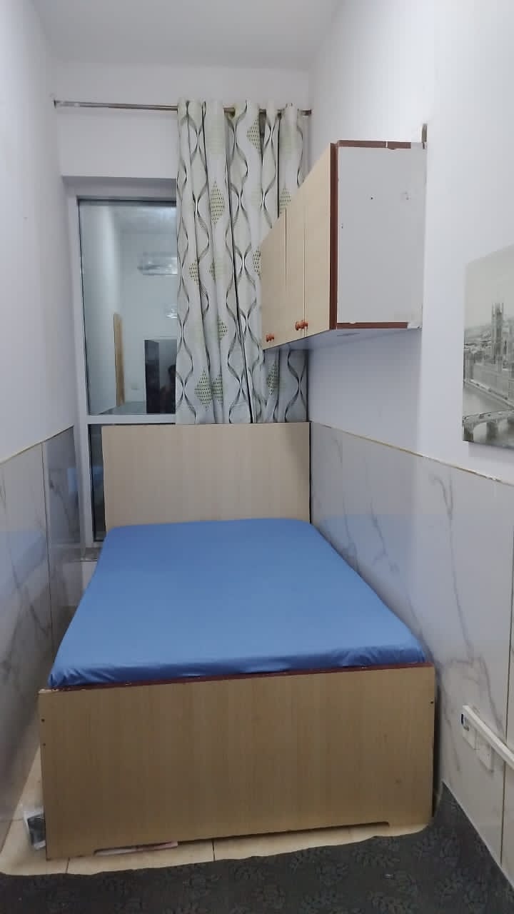  STANDARD PARTITION WITH WALL SIZE WODROBE  -  Capitol Tower  - Gallery -  4