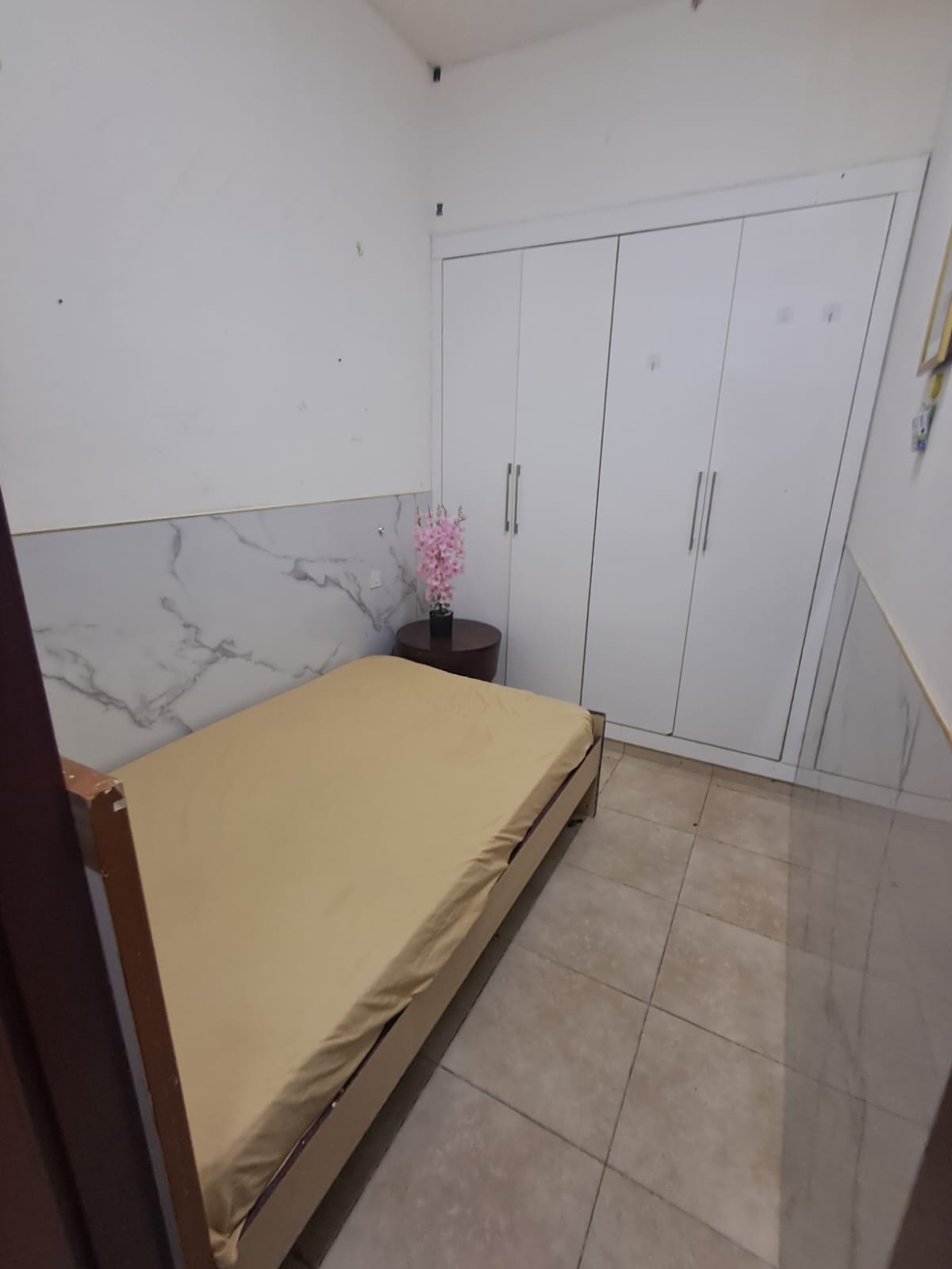  STANDARD PARTITION WITH WINDOW - 2  -  Capitol Tower  - Gallery -  3