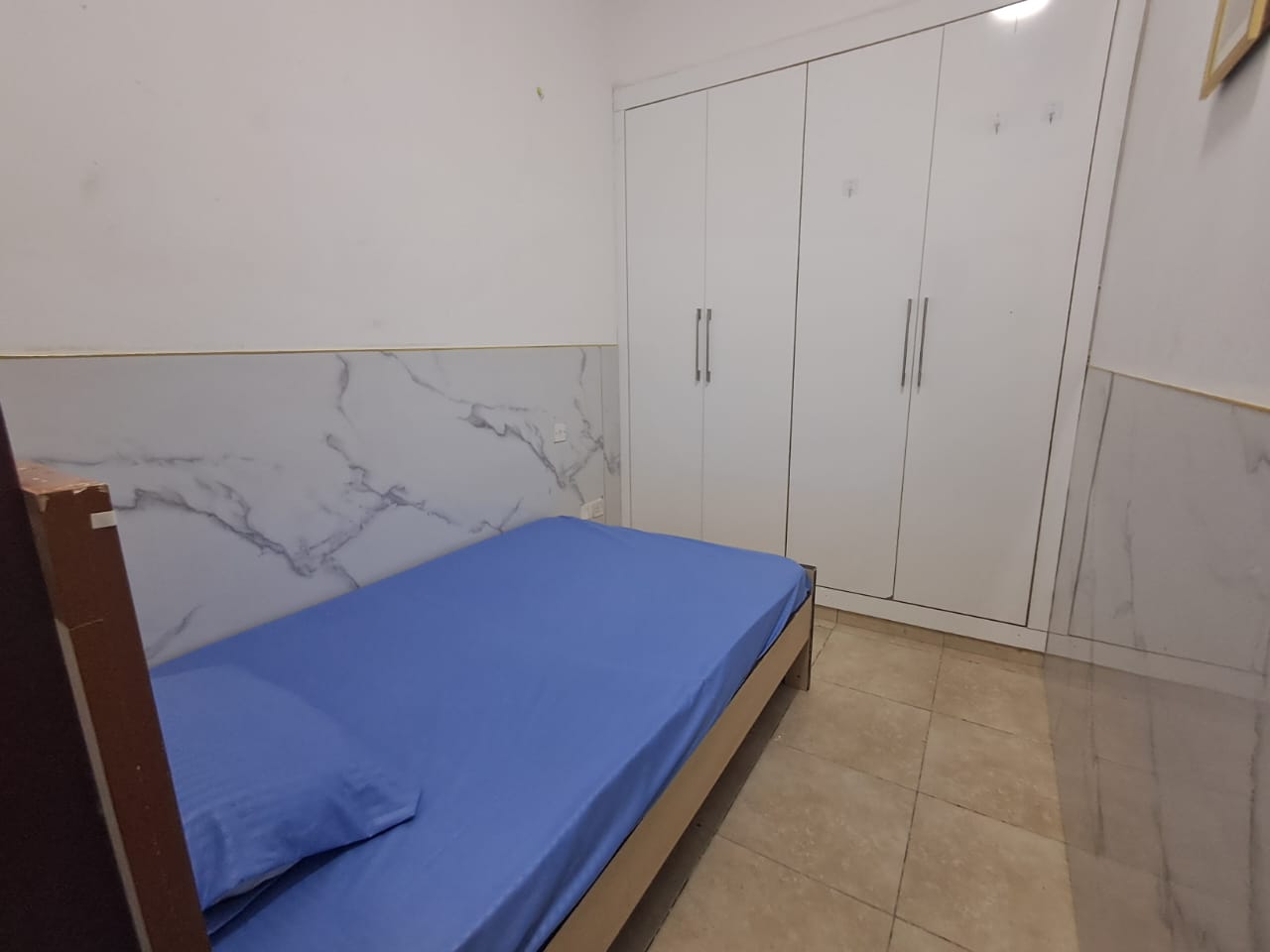  STANDARD PARTITION WITH WINDOW - 2  -  Capitol Tower  - Gallery -  1