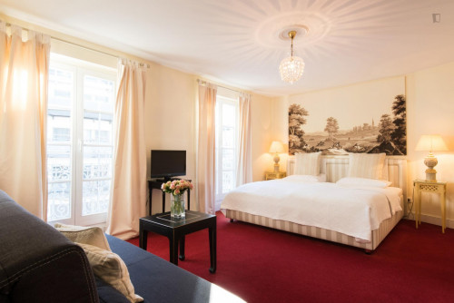 1-Bedroom apartment near Alte Oper metro station