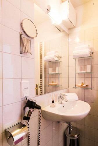 1-Bedroom apartment near Alte Oper metro station