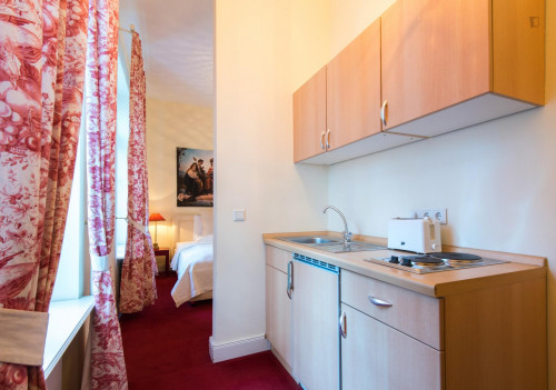 Studio near Alte Oper metro station