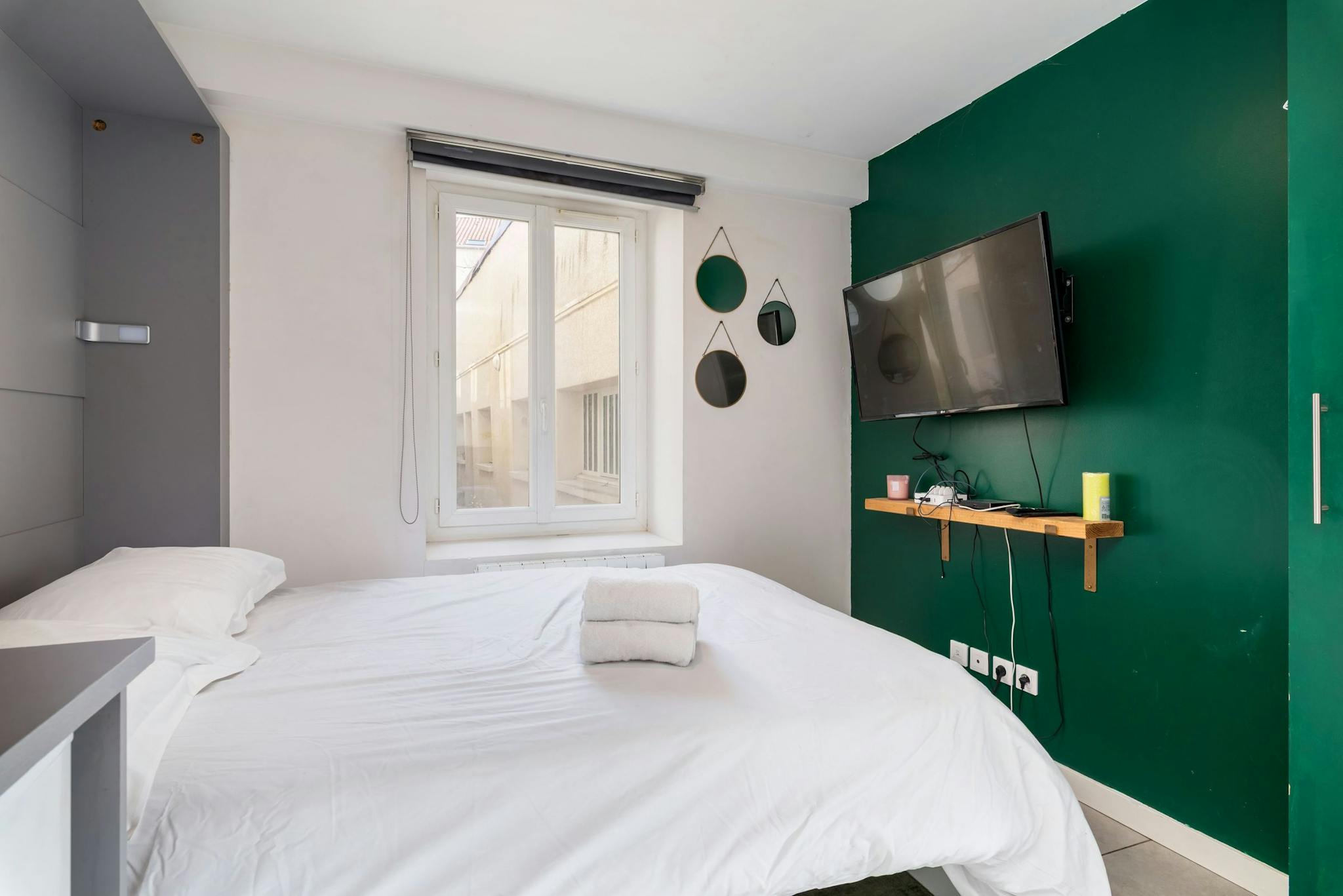  Entire Place  -  Grande Rue de la Guillotière, Lyon  - Gallery -  1